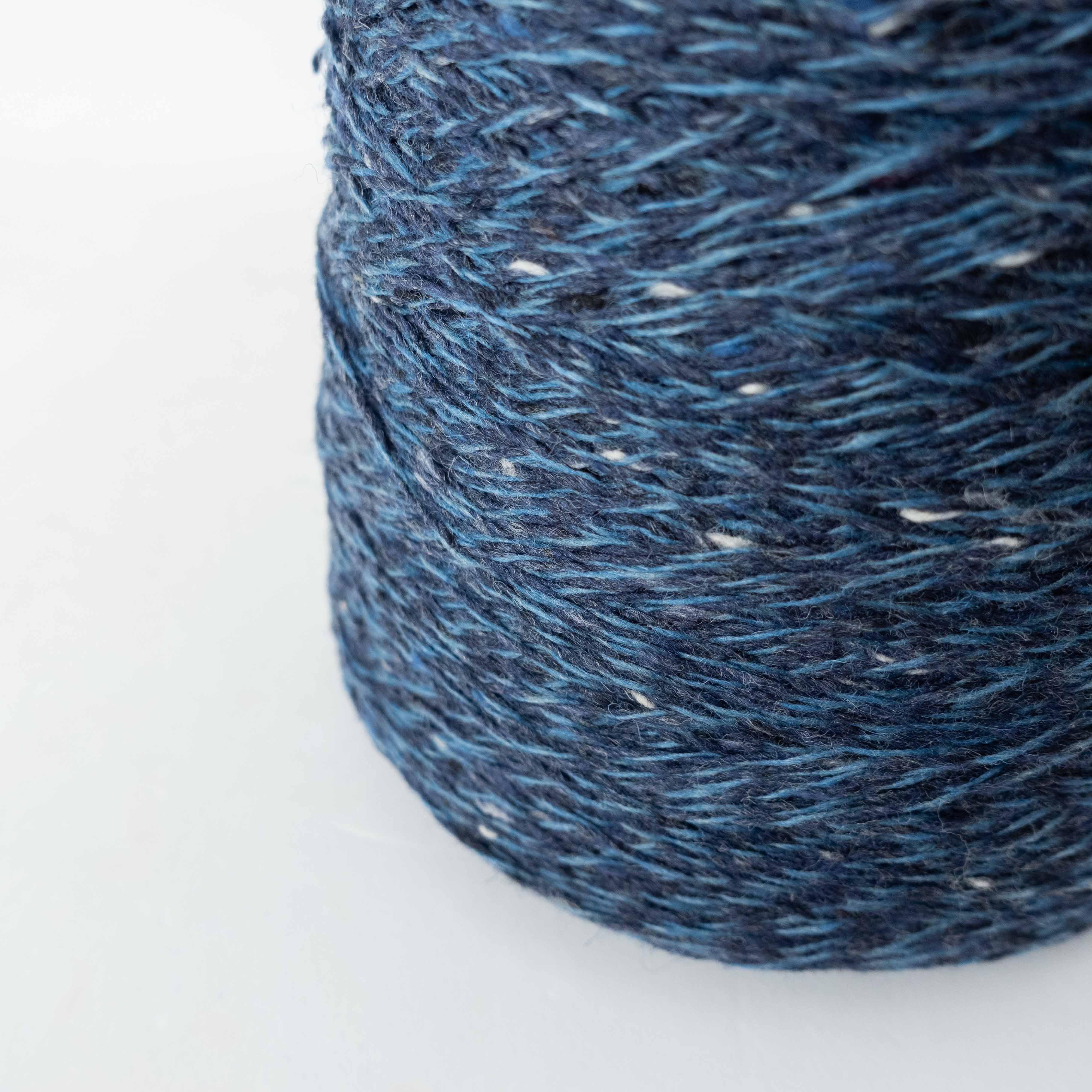 -mid project- 1/4.2 Bulky Nep Wool - Blue