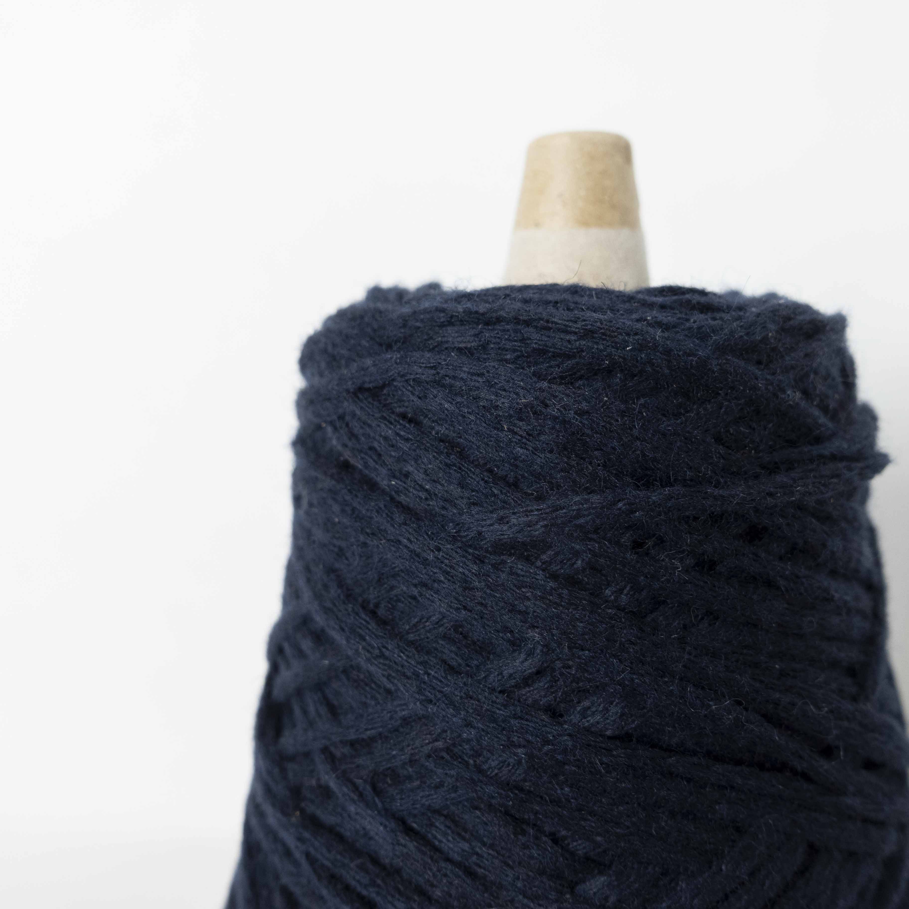 1/1.6 RACCOON LILY YARN