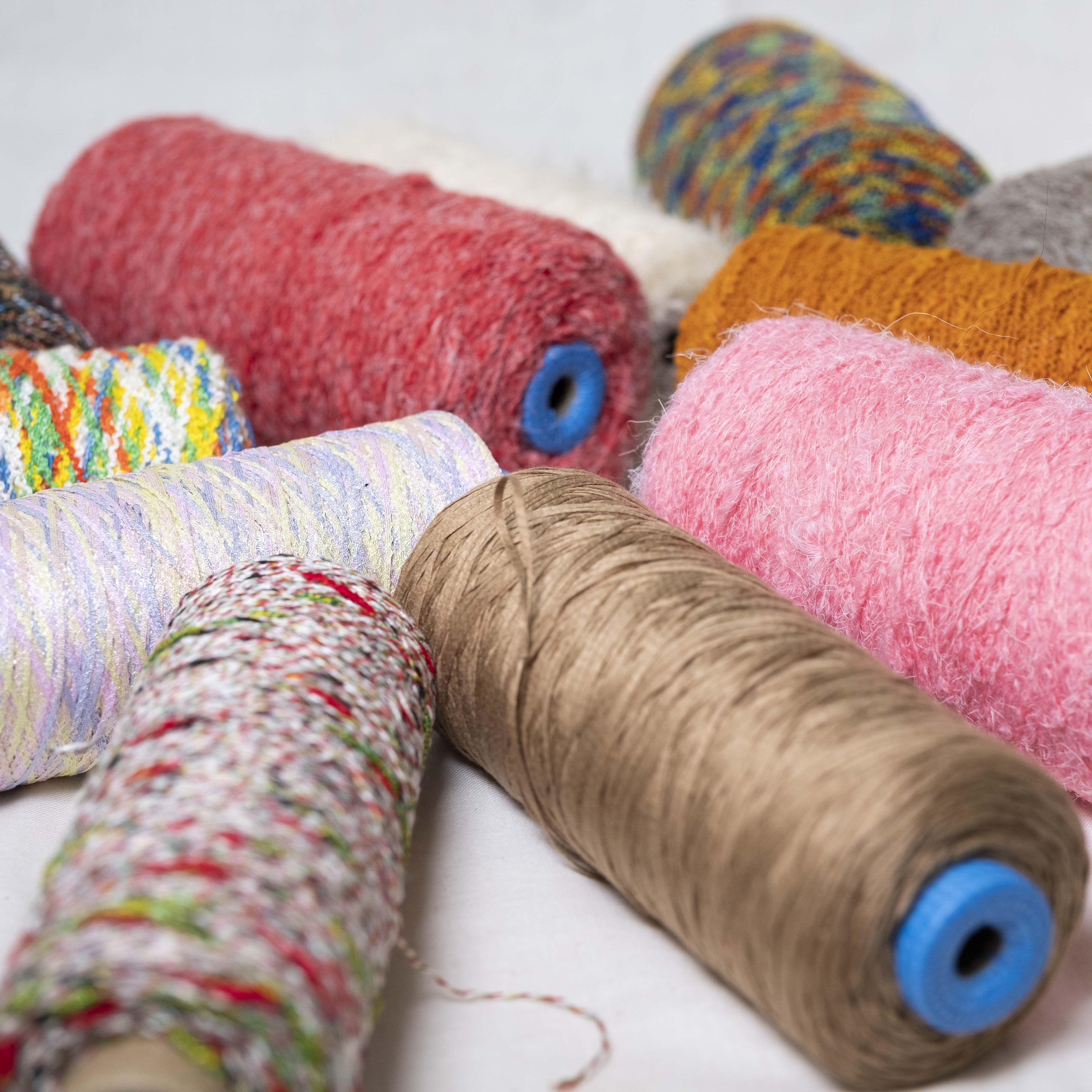 ファンシーヤーン 100g 各種