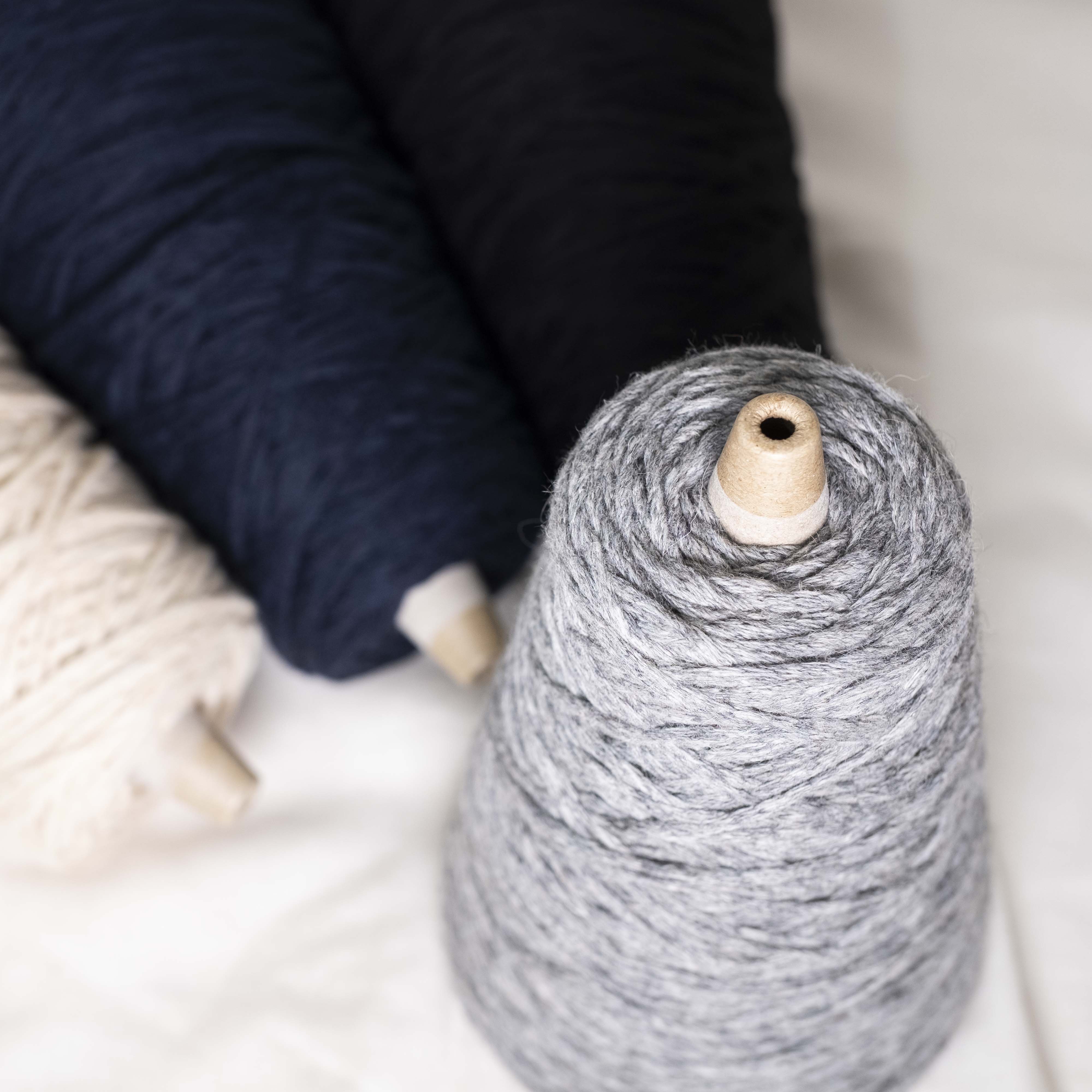 1/1.6 RACCOON LILY YARN