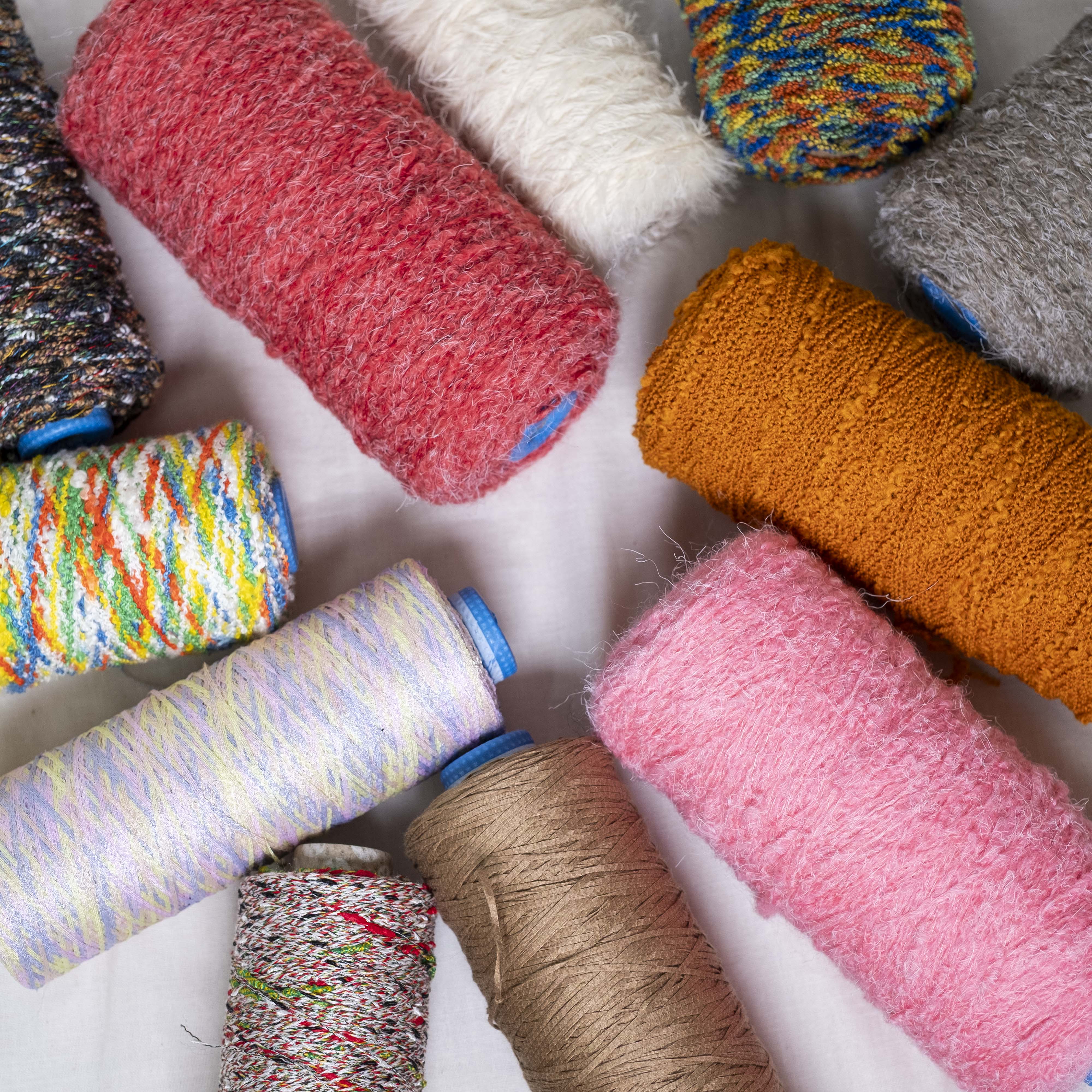 ファンシーヤーン 100g 各種