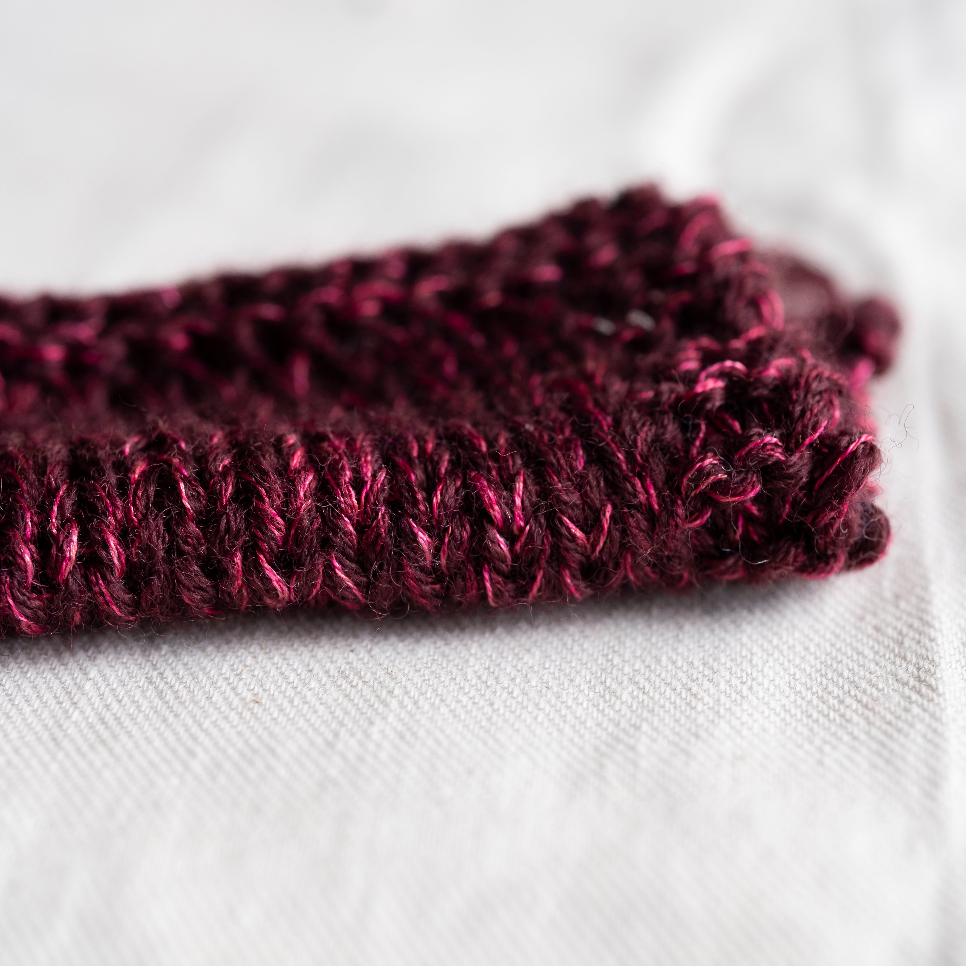 Hoshi Ito（中細・ウールシルク）（ITORICOT Concept Yarn）