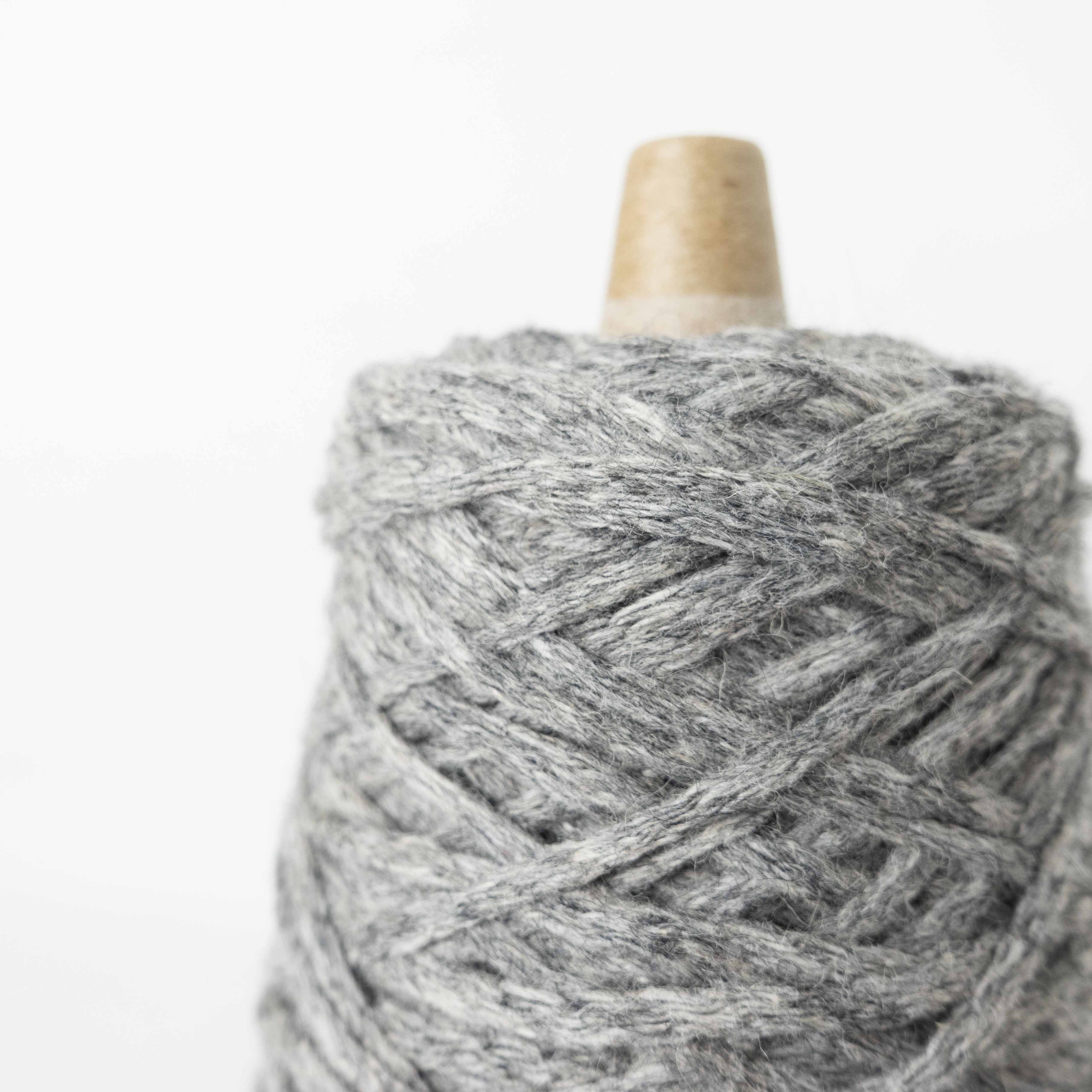 1/1.6 RACCOON LILY YARN