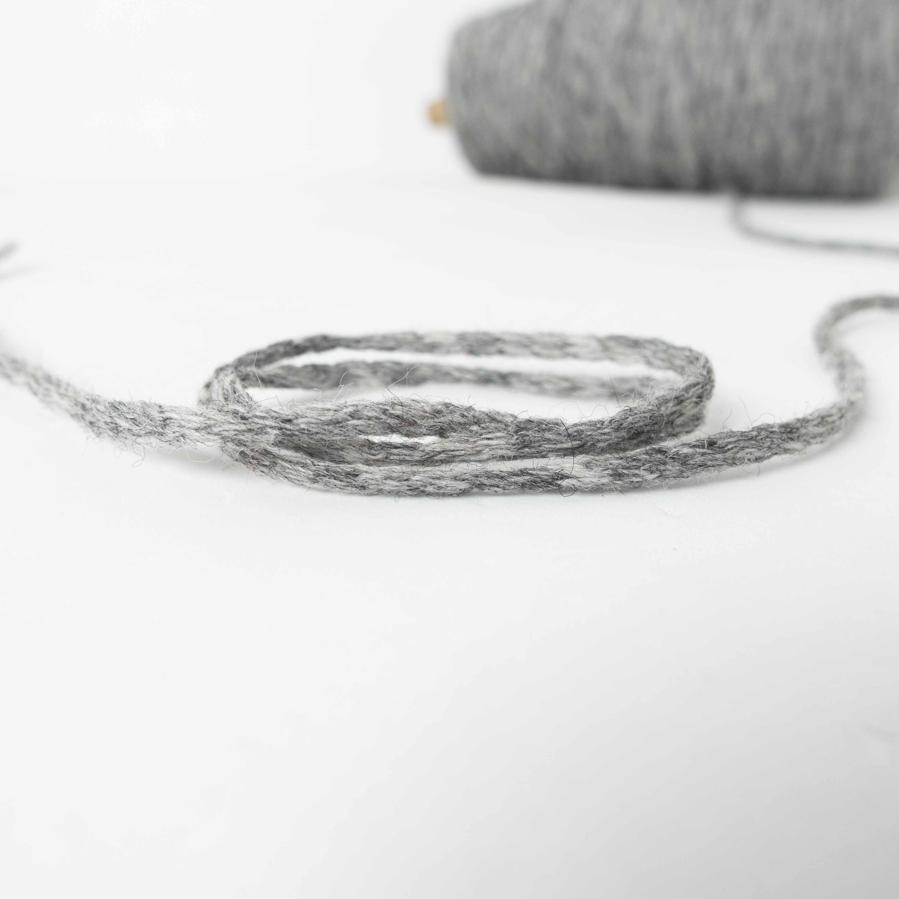 1/1.6 RACCOON LILY YARN